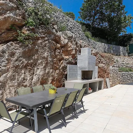 Grotta Holiday home *